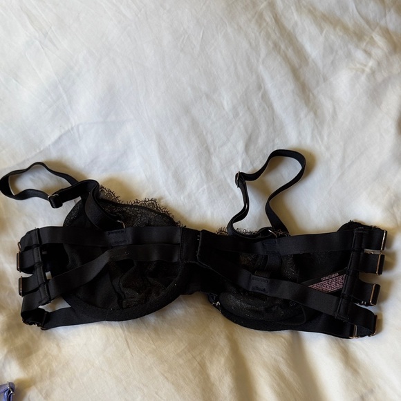 Victorias Secret Bundle of 3 Unlined Lacy Bras - 34D - Picture 6 of 10